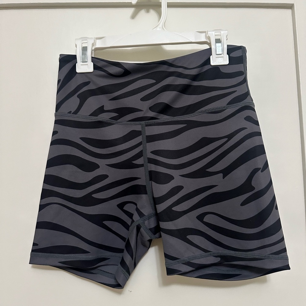 ZYIA Gray Safari Light n Tight Hustle Shorts 4”